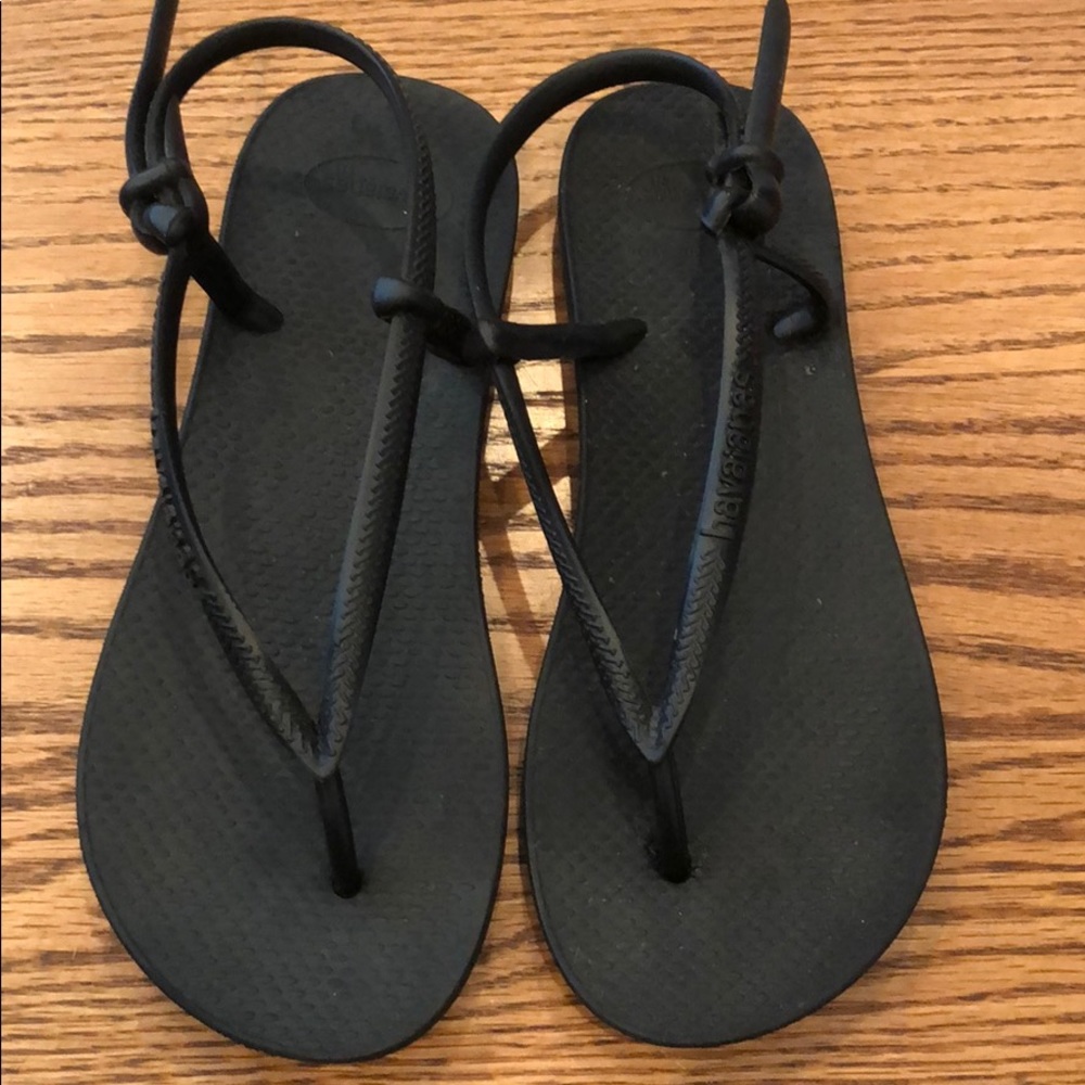 Havaianas sandals size 6
